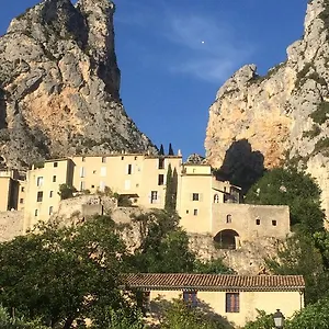 https://hotel-particulier-des-lumieres.fr-provencehotel.com
